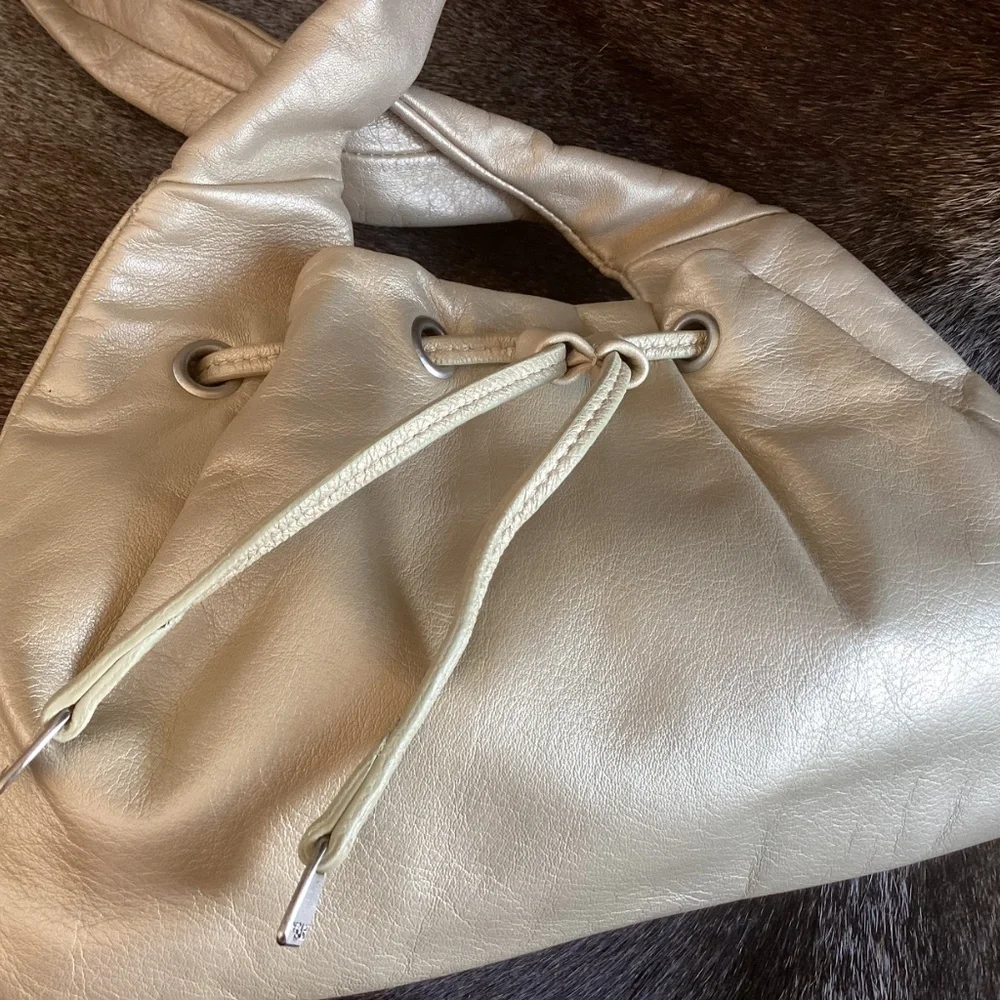 The Sak Gold Leather Slouch Drawstring Mini Shoulder Forearm Carry Handbag 🦋 - Picture 10 of 10